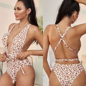 Leopard criss cross backless plunge neck wireless bra one piece swimsuit Sz M